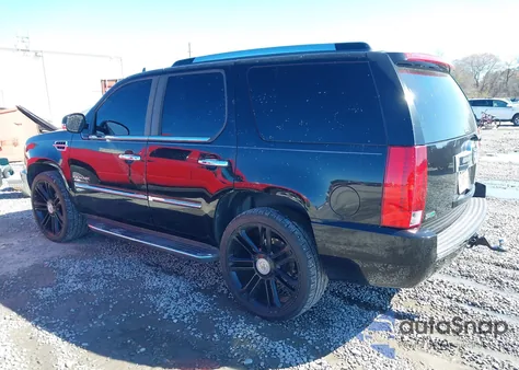 2010 Cadillac Escalade Luxury from USA, damaged, VIN 1GYUKBEF1AR201207